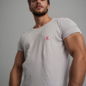 camiseta estilo básico premium- Ck Gris Claro